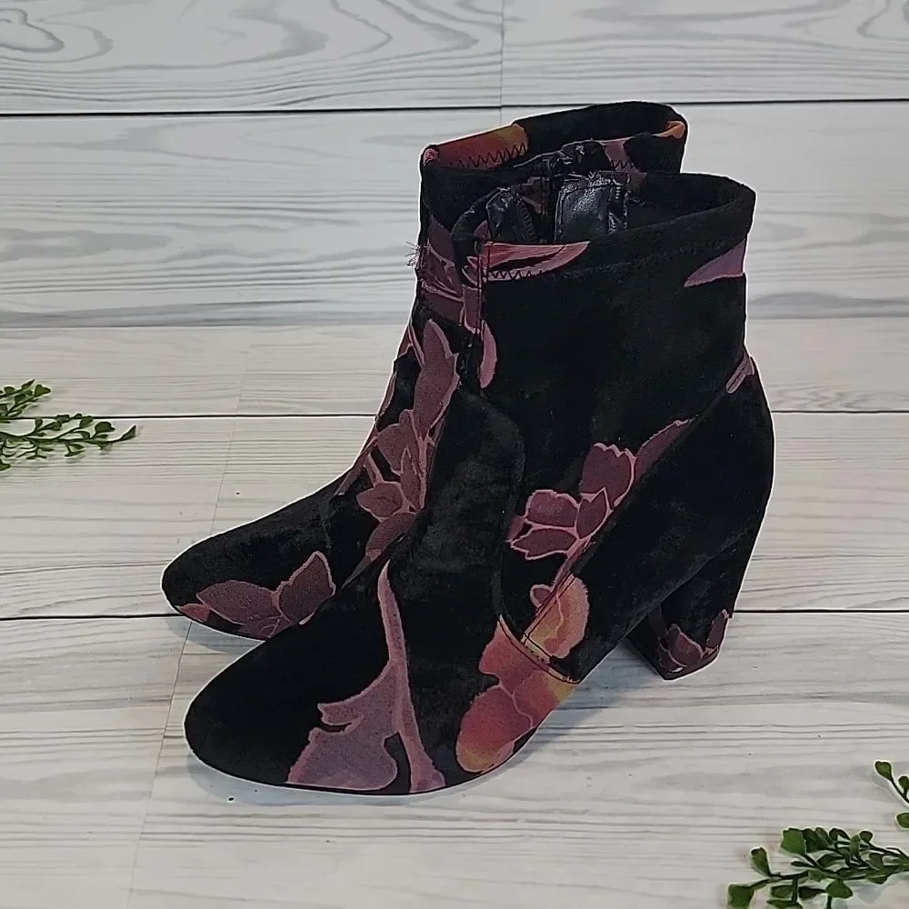 Steve Madden Elissa Velvet Black and Pink Women's Ankle Boots Size 8